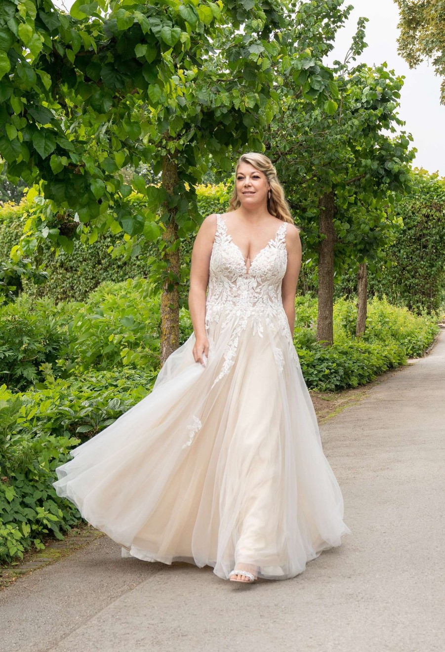 Plus Size Kjoler TP Kjoler | Plus Size Brudekjole I Tyl